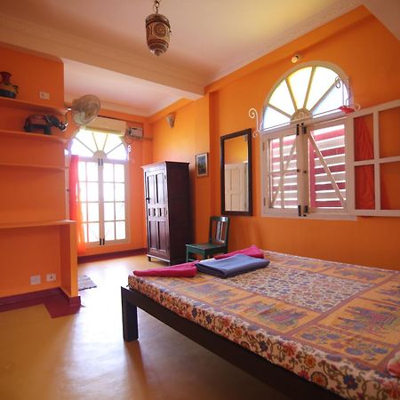Holi-Wood Guesthouse Pondicherry Exterior photo