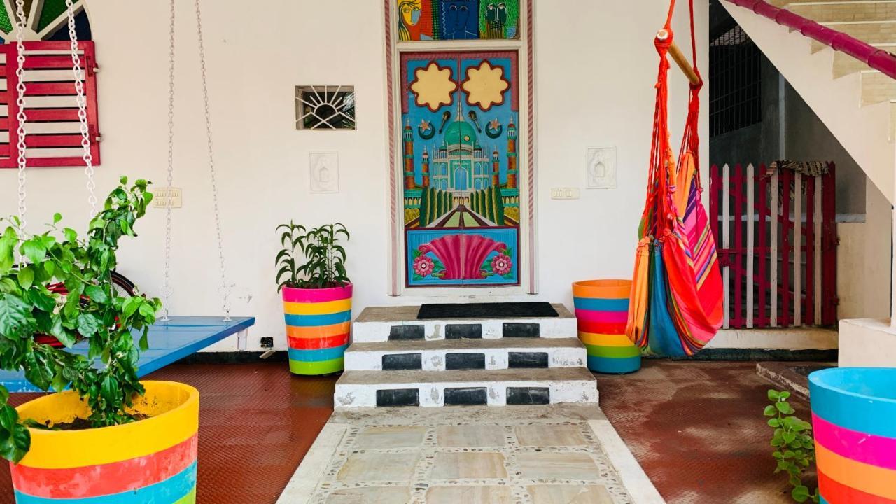 Holi-Wood Guesthouse Pondicherry Exterior photo