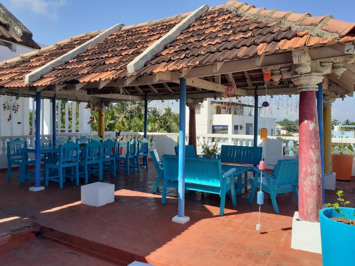 Holi-Wood Guesthouse Pondicherry Exterior photo