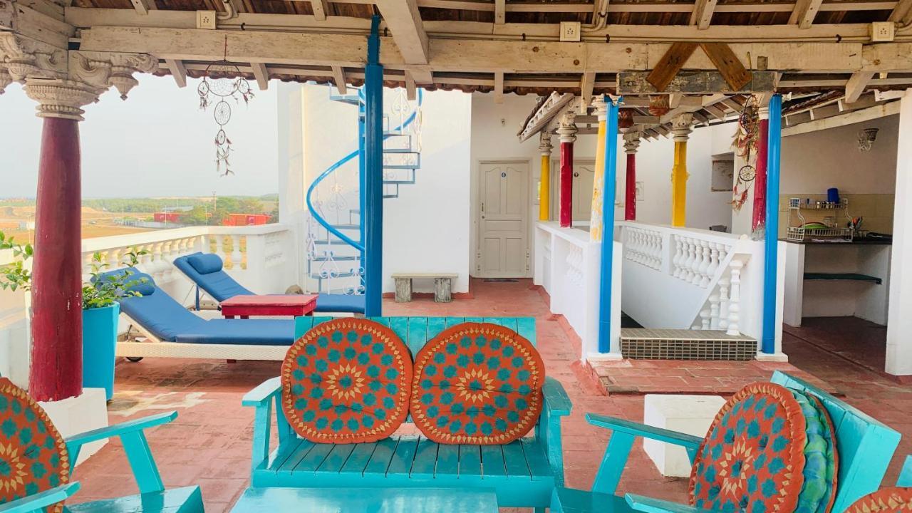 Holi-Wood Guesthouse Pondicherry Exterior photo