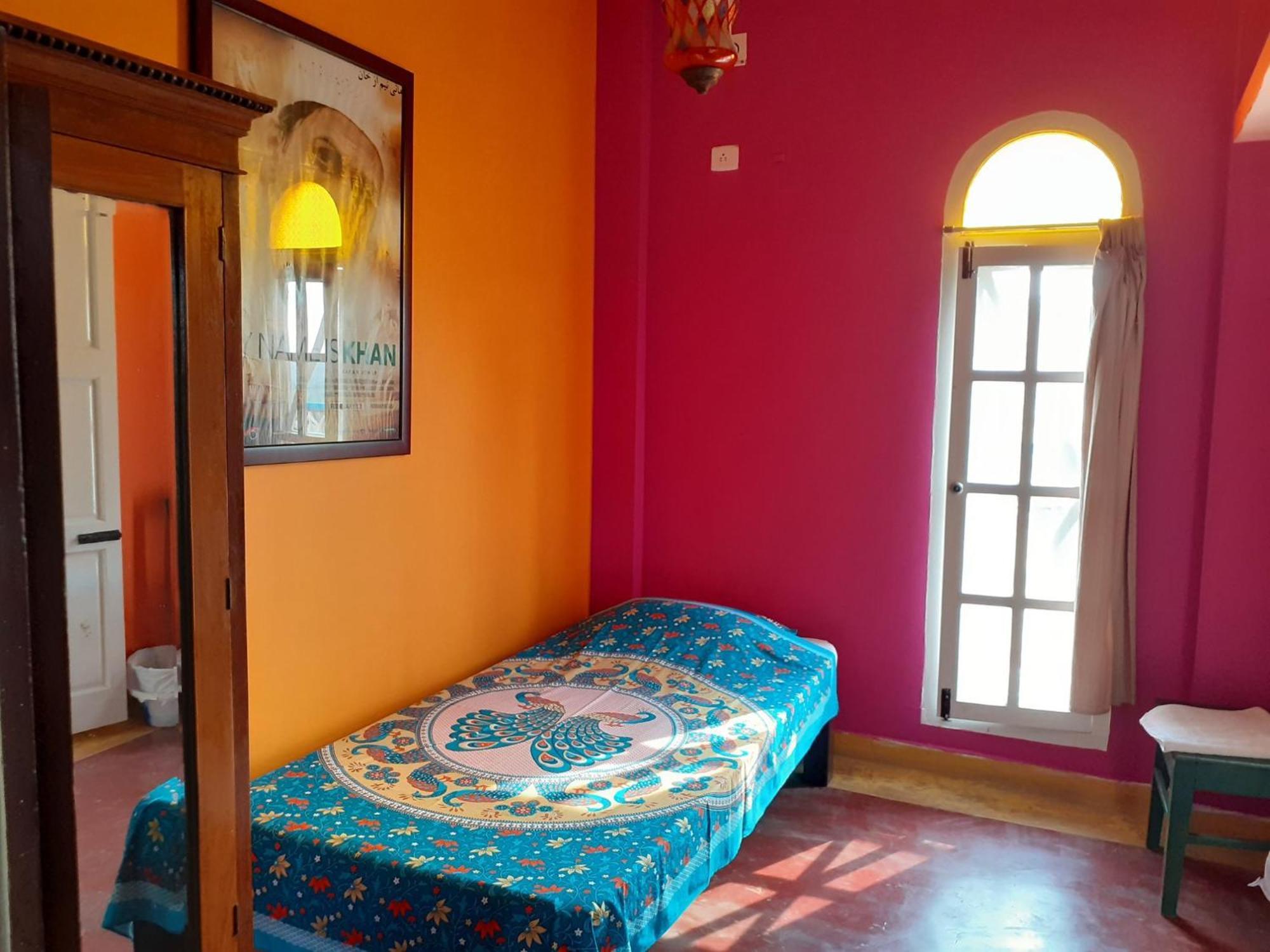Holi-Wood Guesthouse Pondicherry Exterior photo